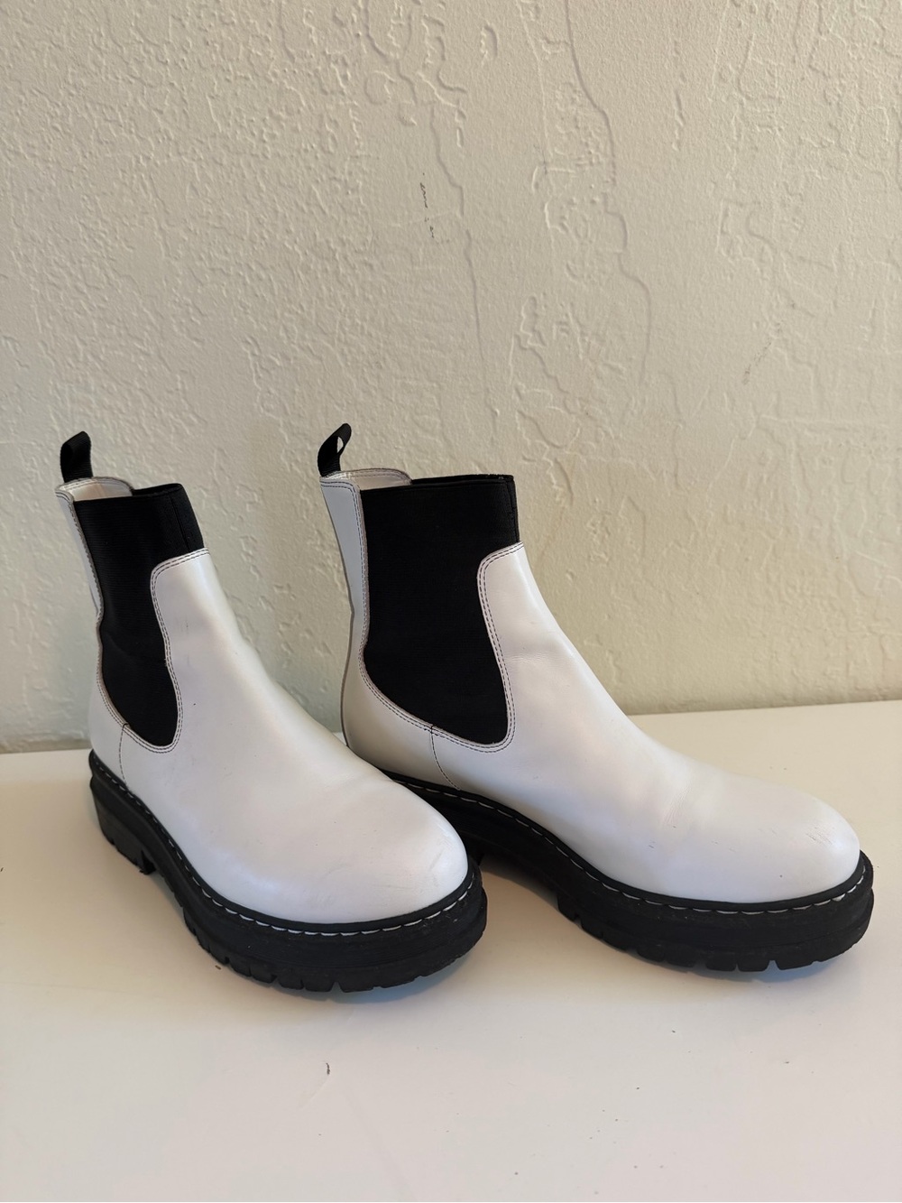 Marc Fisher Patrick White Chelsea Platform Boots Size Women 8.5